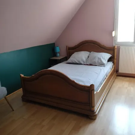 Bugatti 4 Chambres- 4 Lits Doubles Δωμάτια σε οικογενειακή κατοικία Teloché