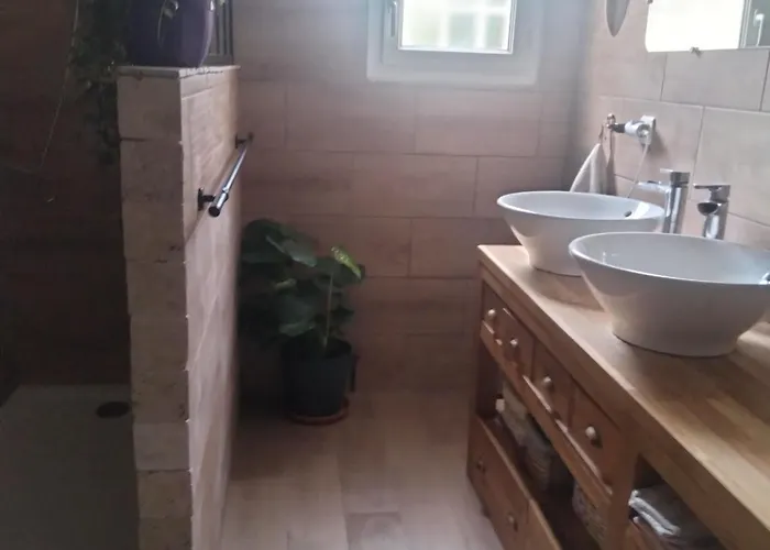 Bugatti 4 Chambres- 4 Lits Doubles Alloggio in famiglia *